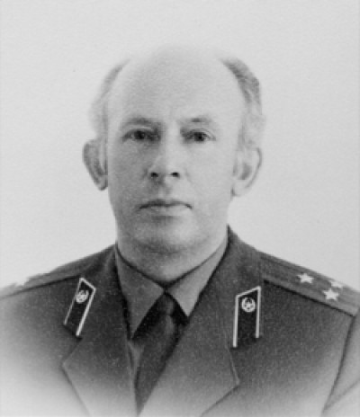 Eduardas Eismuntas, Adolfo