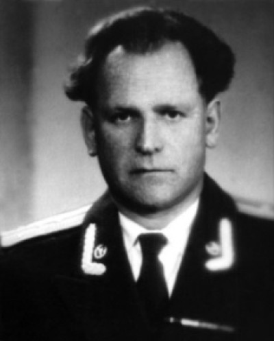 Michailas Naumcevas, Petro